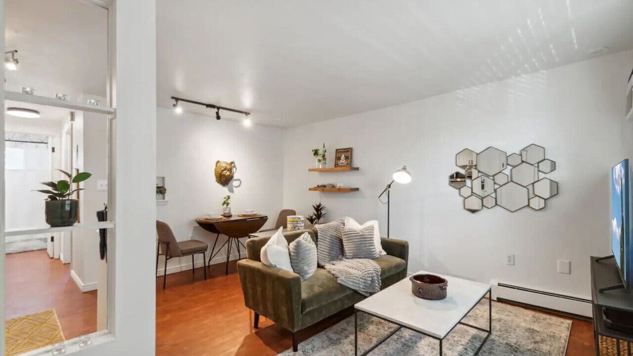 Photo of Livingroom in Englewood