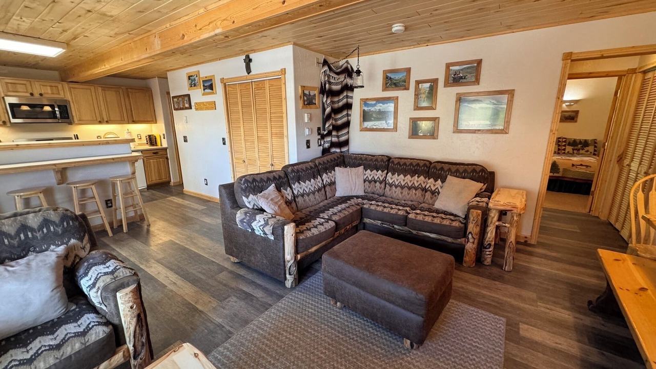 Photo of Livingroom in Lake City