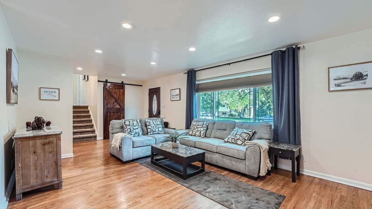 Photo of Livingroom in Thornton