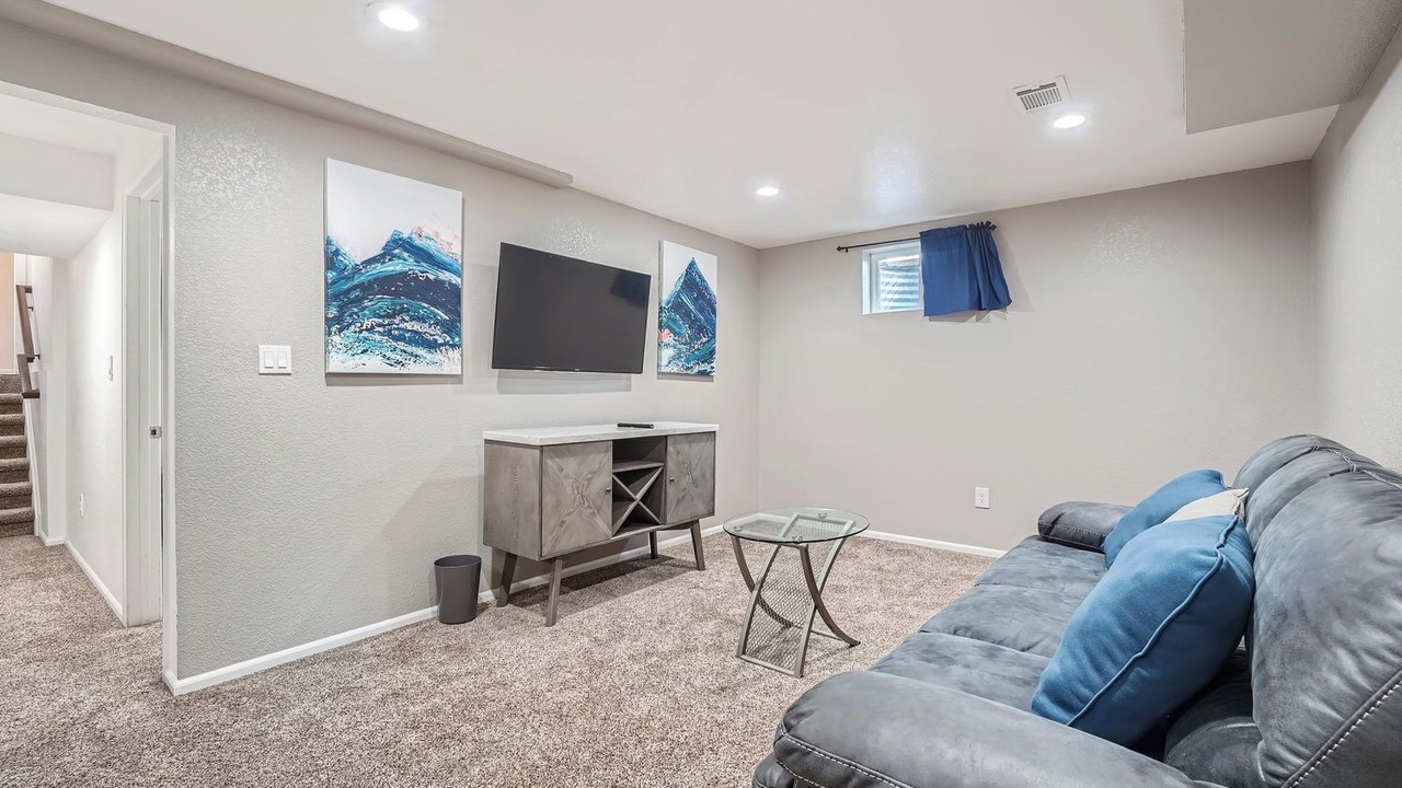 Photo of Livingroom in Thornton