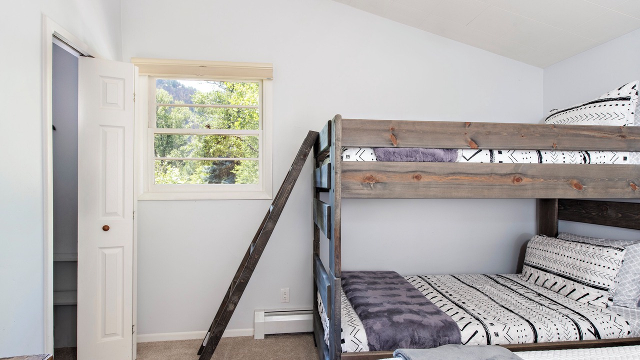 Photo of Bedroom in Glenwood Springs