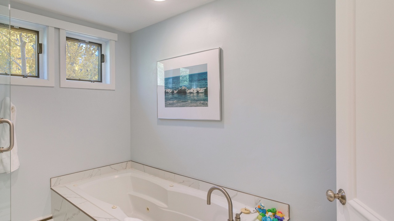 Photo of Bathroom in Highlands Townhomes
