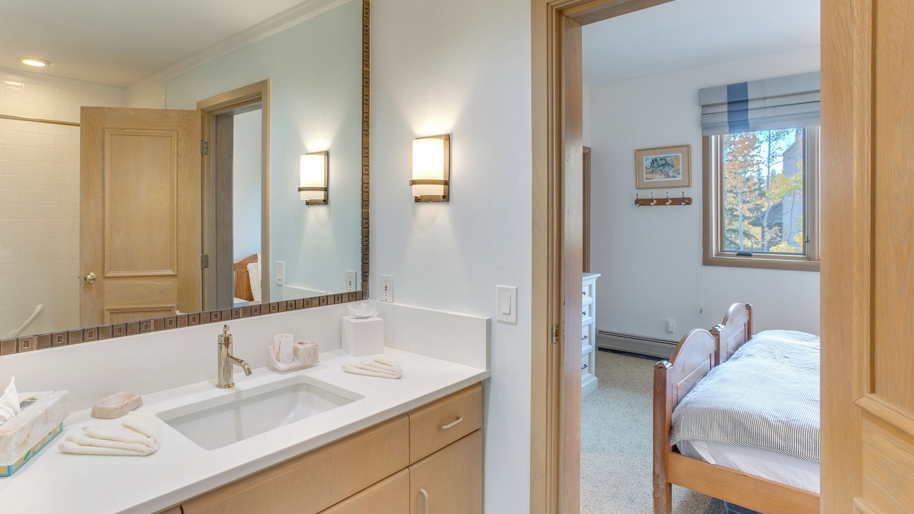 Photo of Bathroom in Highlands Townhomes