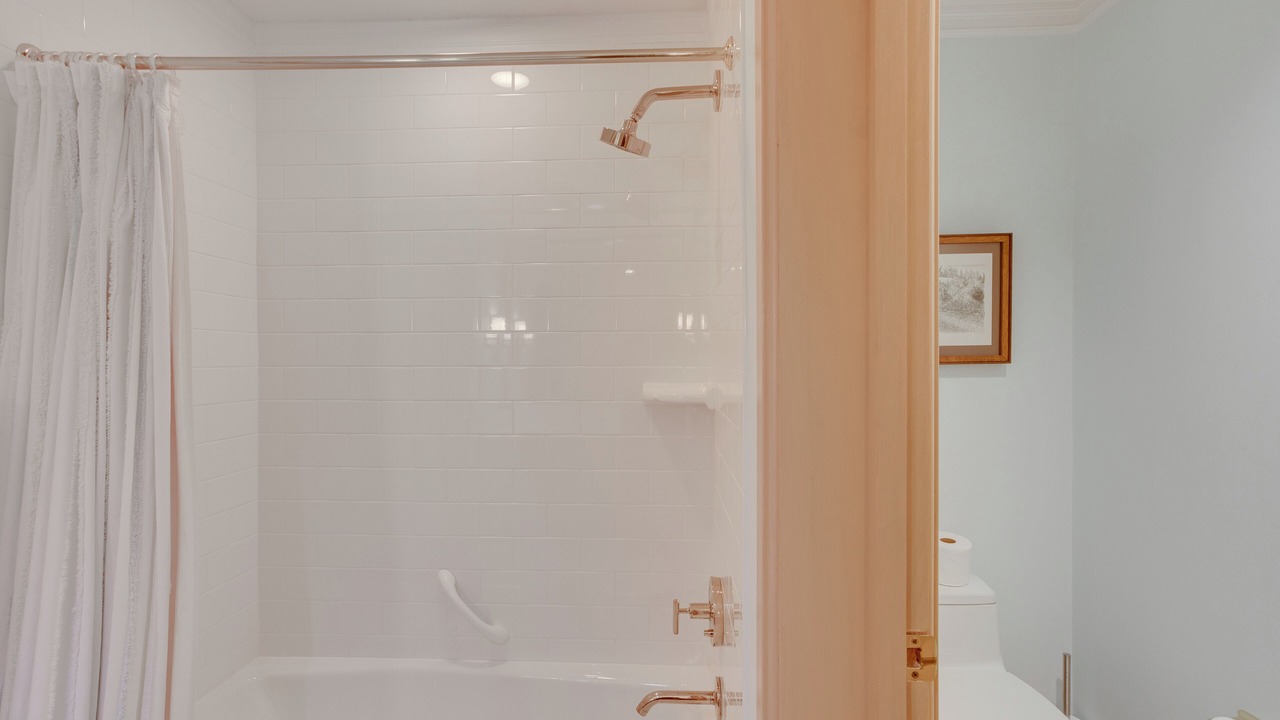 Photo of Bathroom in Highlands Townhomes