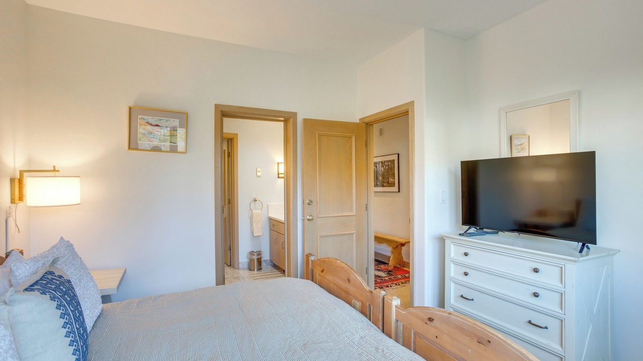 Photo of Bedroom in Highlands Townhomes