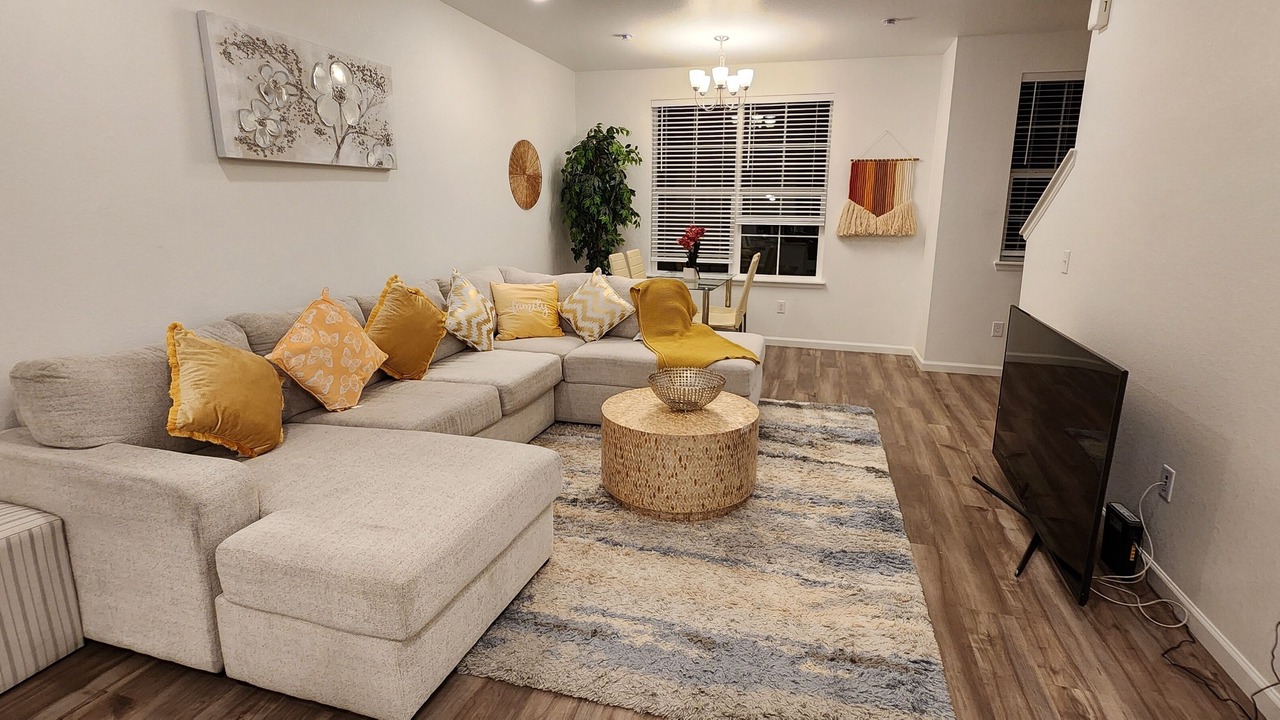 Photo of Livingroom in Westridge