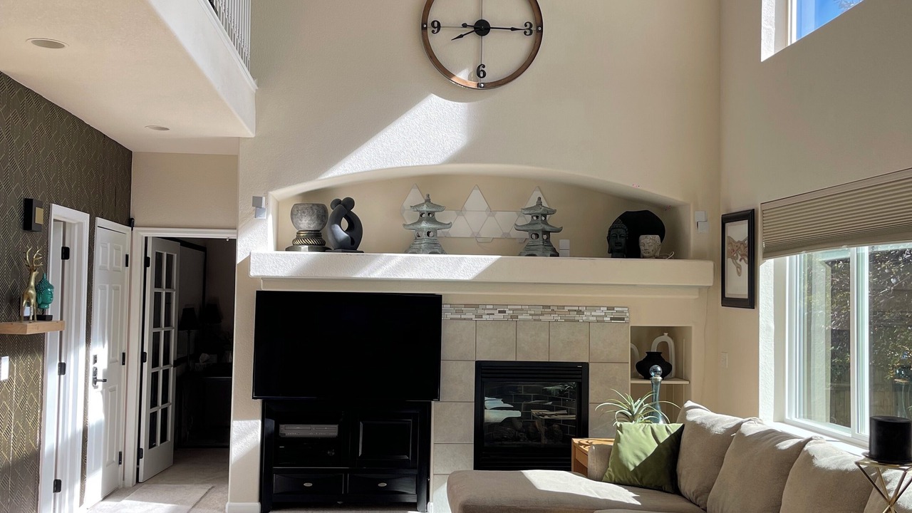 Photo of Livingroom in Johnstown