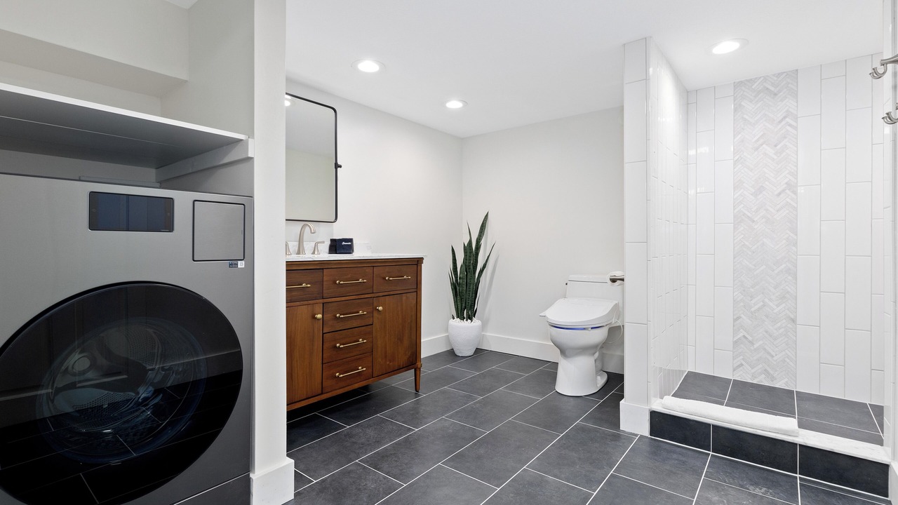 Photo of Bathroom in Edgewater