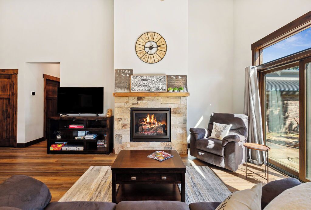 Photo of Livingroom in Loghill Village