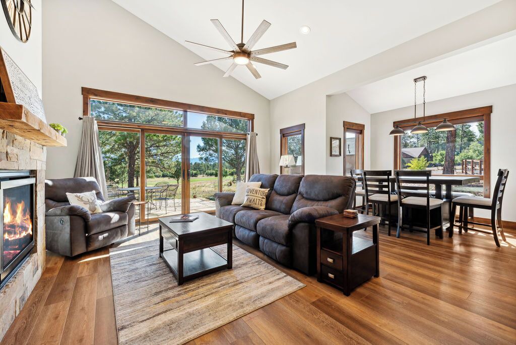 Photo of Livingroom in Loghill Village