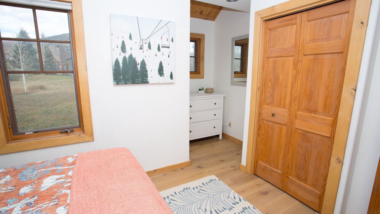 Photo of Bedroom in Crested Butte South
