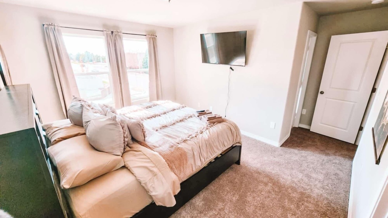 Photo of Bedroom in Southeast Colorado Springs