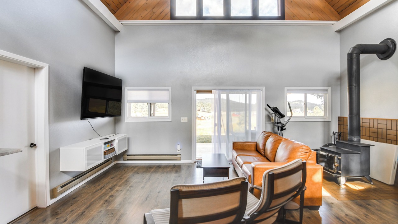Photo of Bedroom in Evergreen Meadows