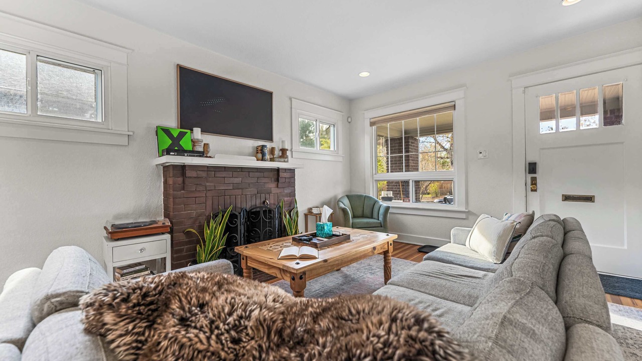 Photo of Livingroom in Skyland