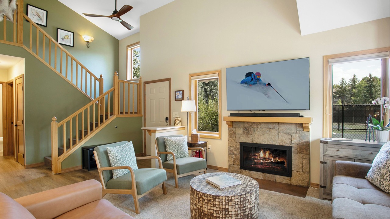 Photo of Livingroom in Edwards