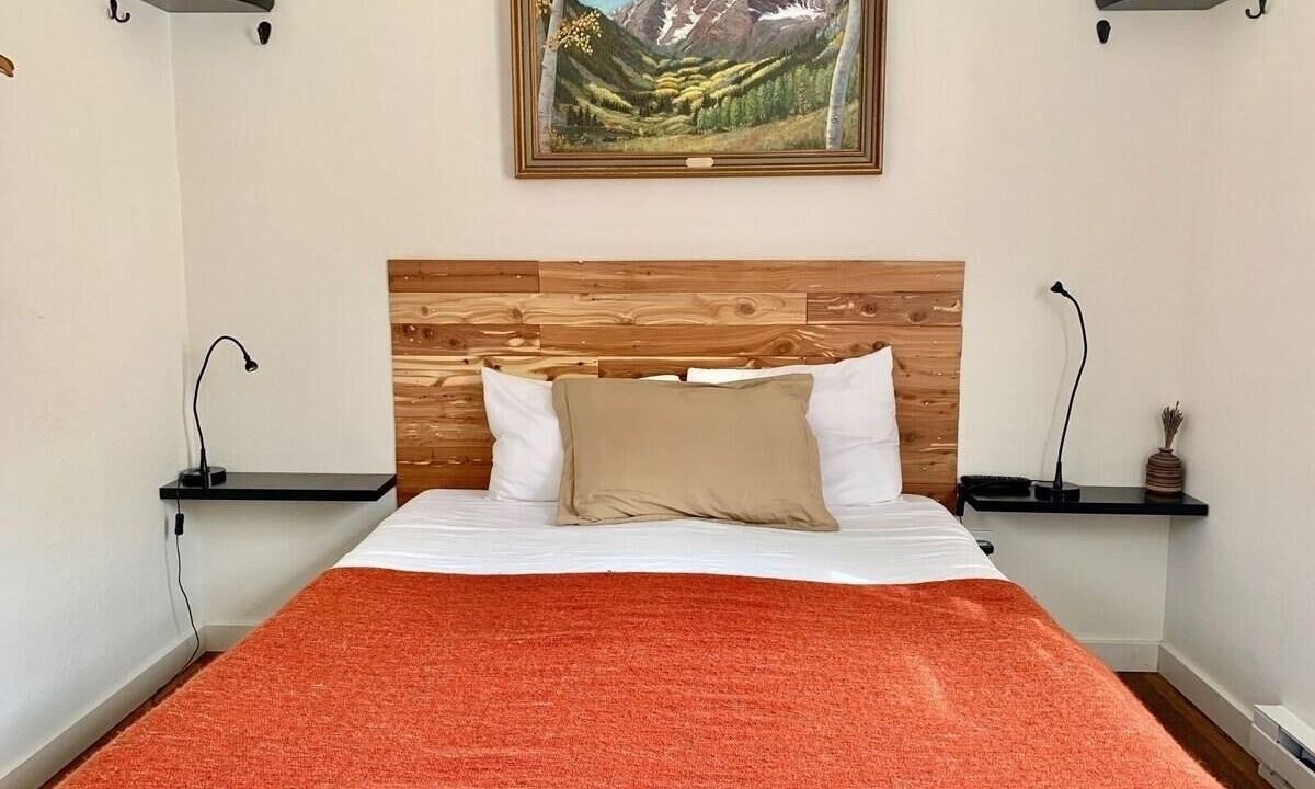 Photo of Bedroom in Idaho Springs