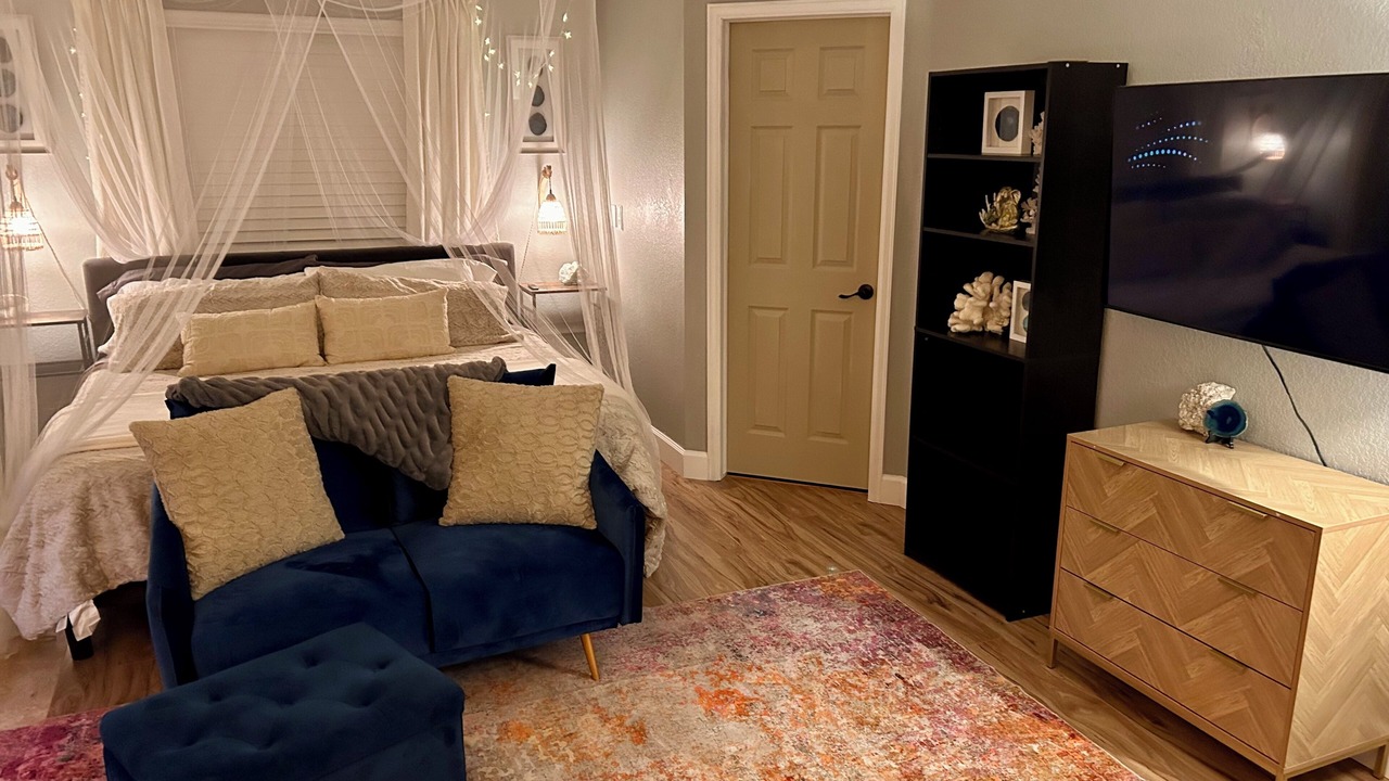 Photo of Bedroom in Roxborough