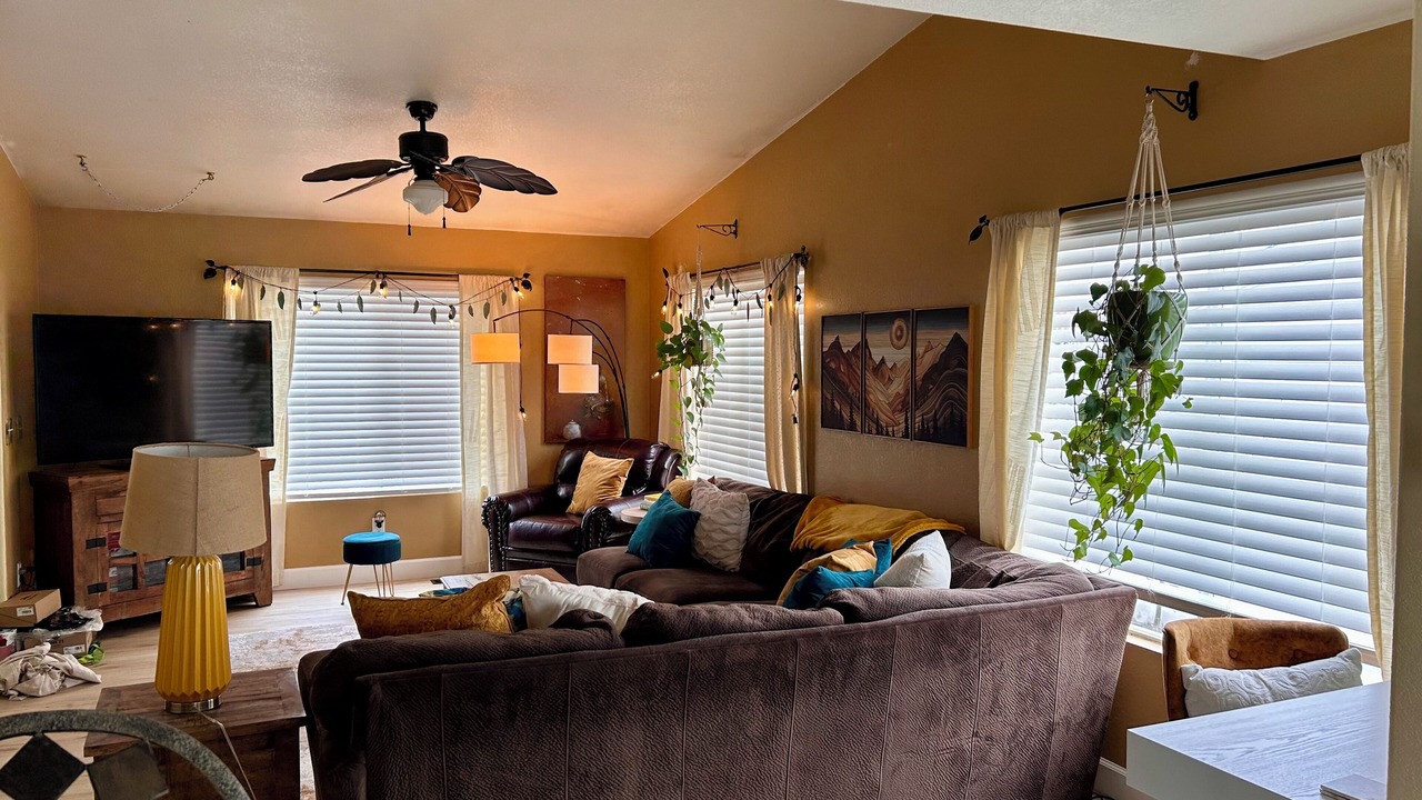 Photo of Livingroom in Roxborough