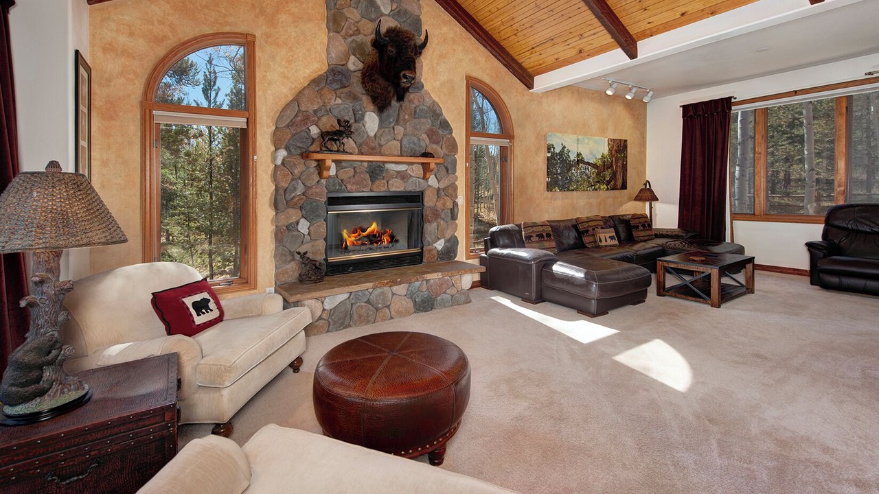 Photo of Livingroom in Three Peaks