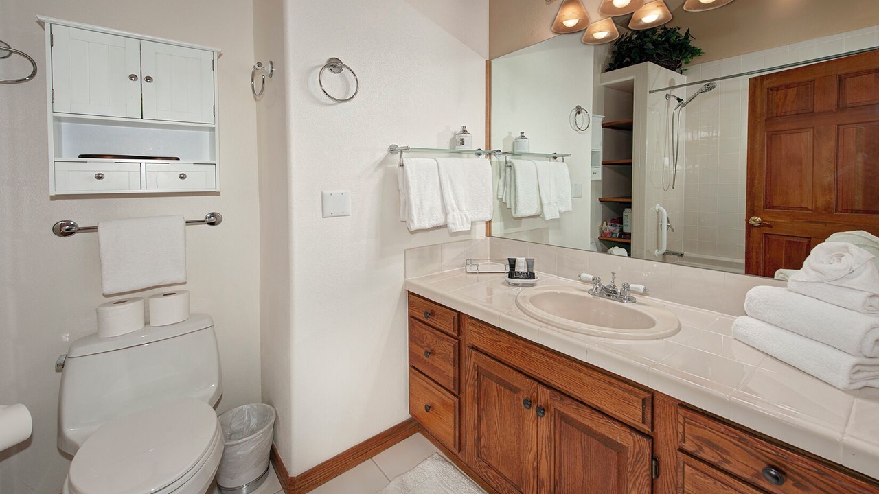 Photo of Bathroom in Three Peaks