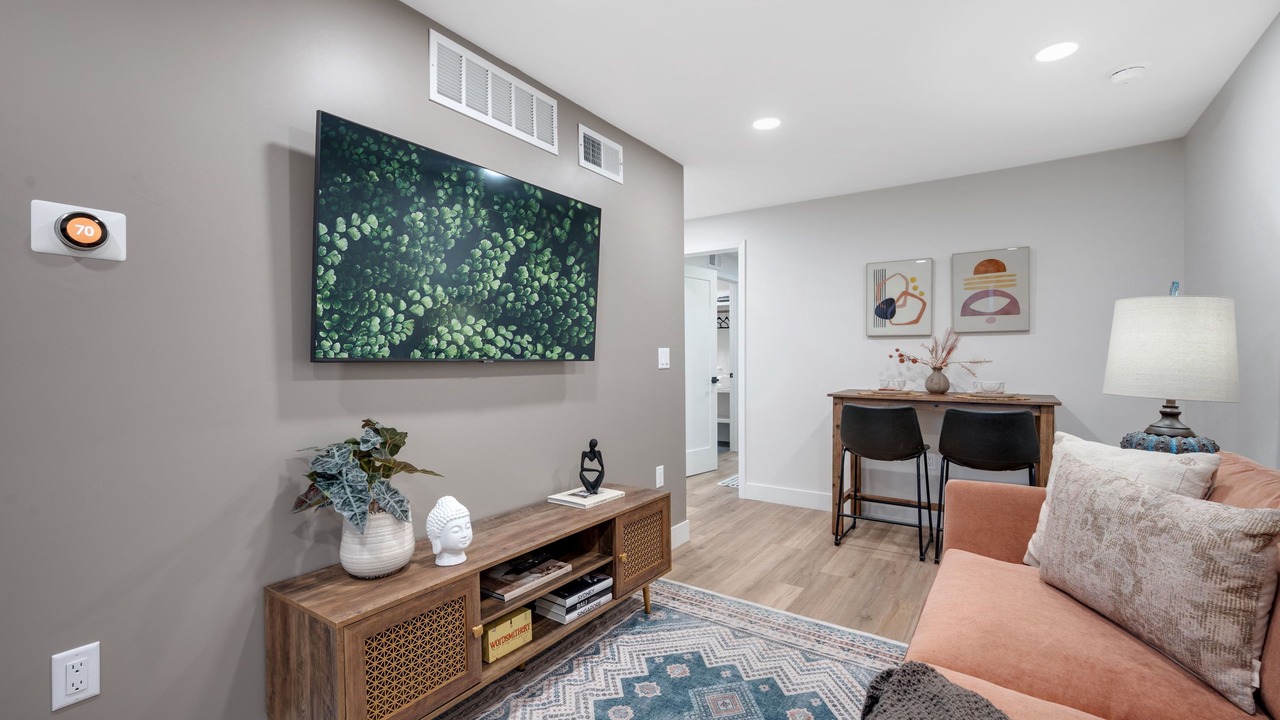 Photo of Livingroom in Berkley