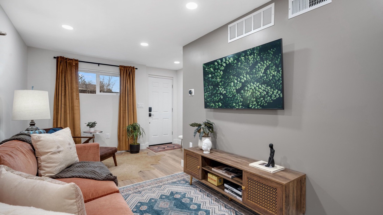 Photo of Livingroom in Berkley