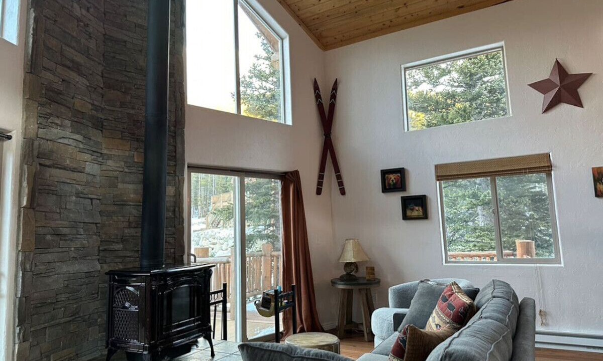 Photo of Livingroom in Saint Mary's