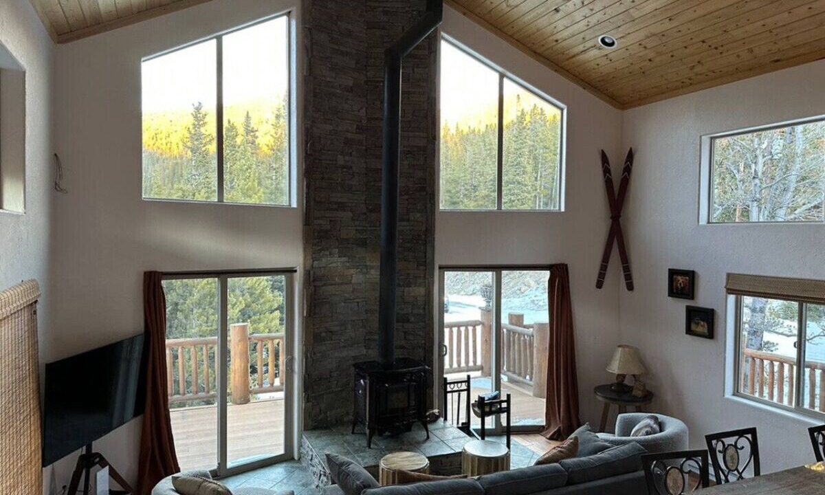 Photo of Livingroom in Saint Mary's