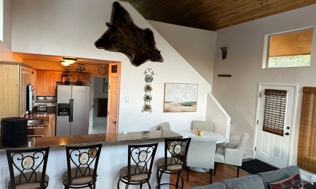 Photo of Livingroom in Saint Mary's