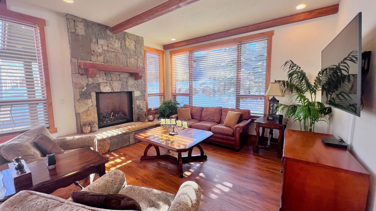 Photo of Bedroom in Three Peaks