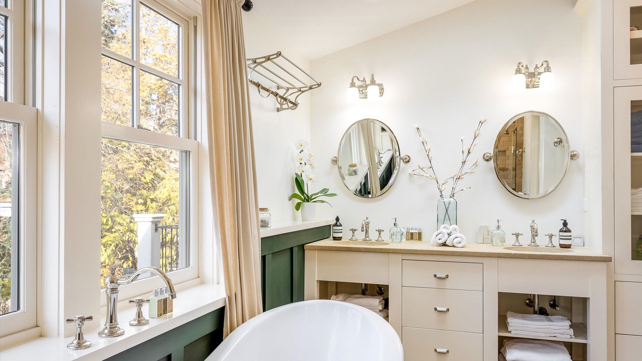Photo of Bathroom in Lower Chautauqua