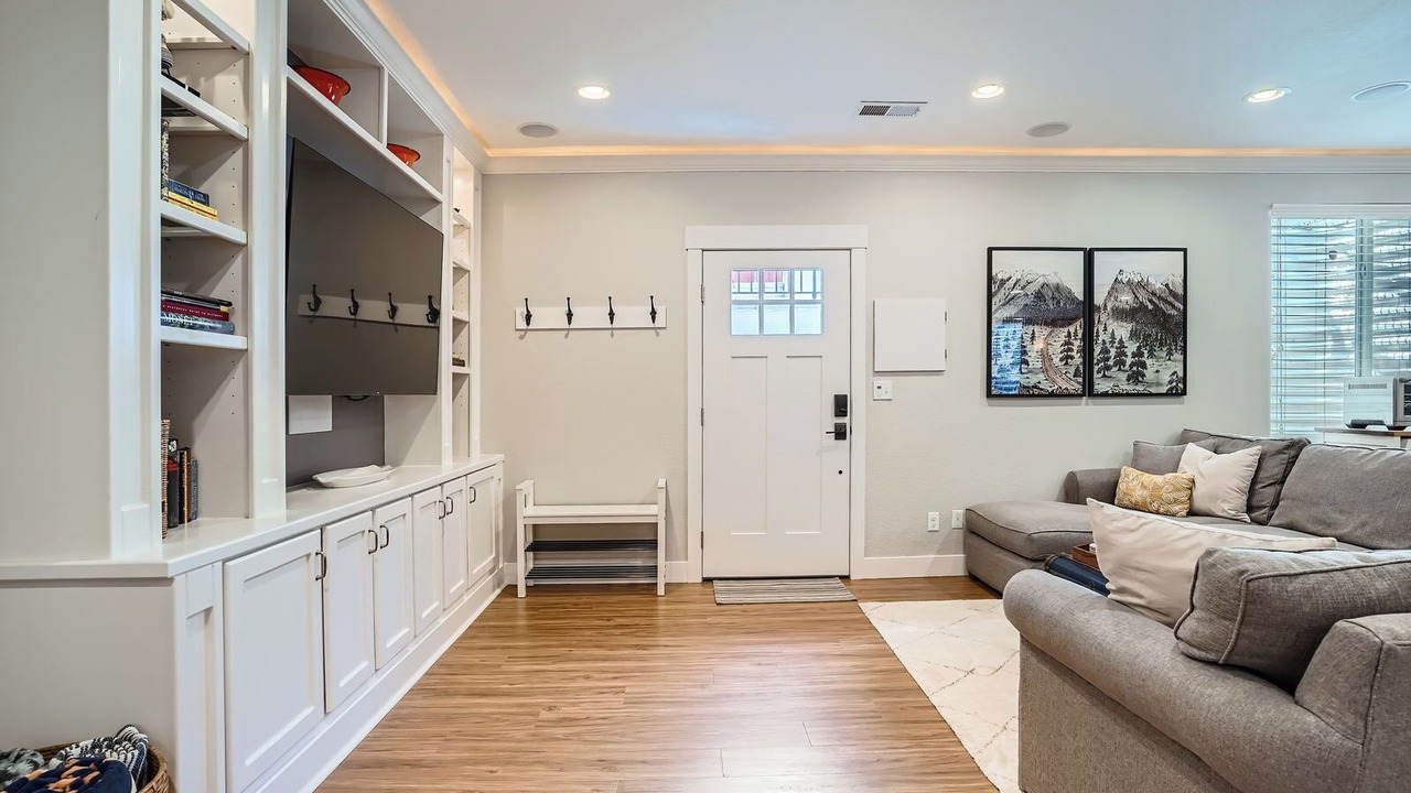 Photo of Livingroom in Stapleton