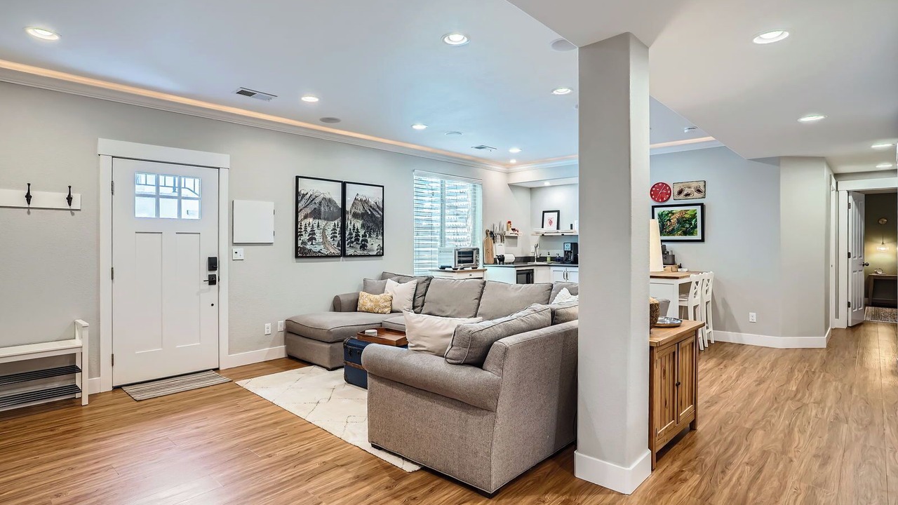 Photo of Livingroom in Stapleton