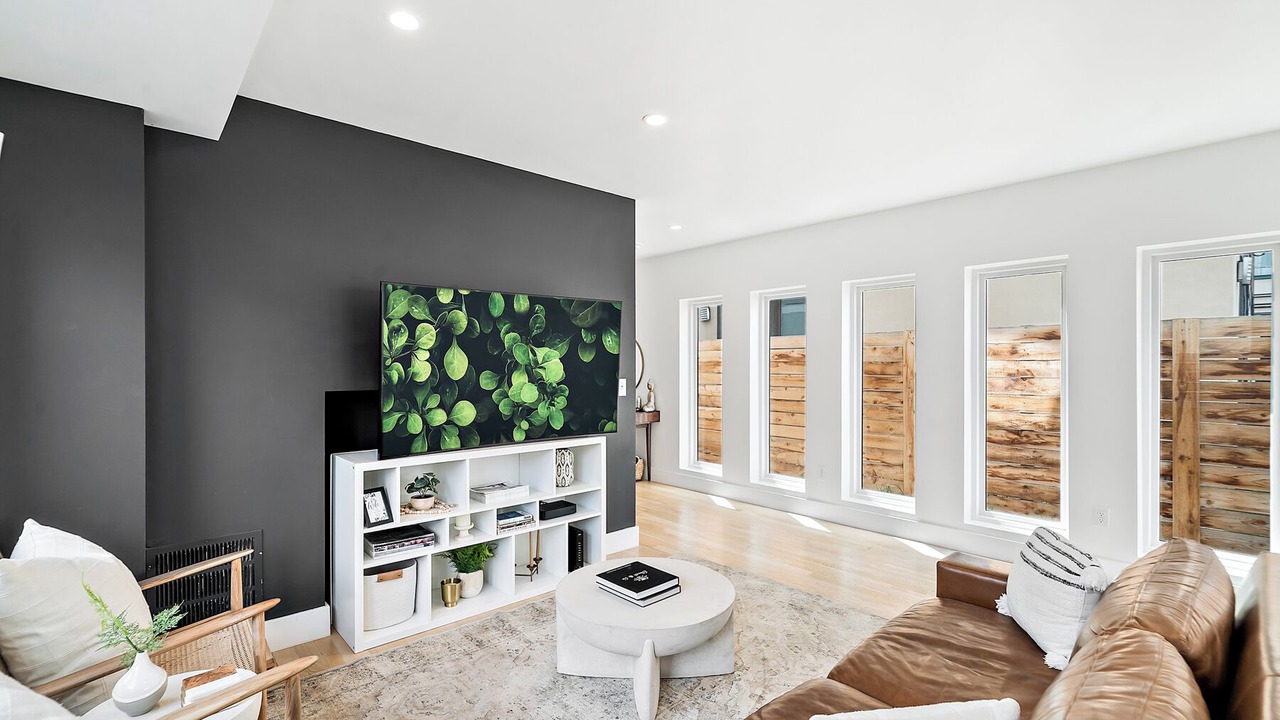 Photo of Livingroom in Ballpark