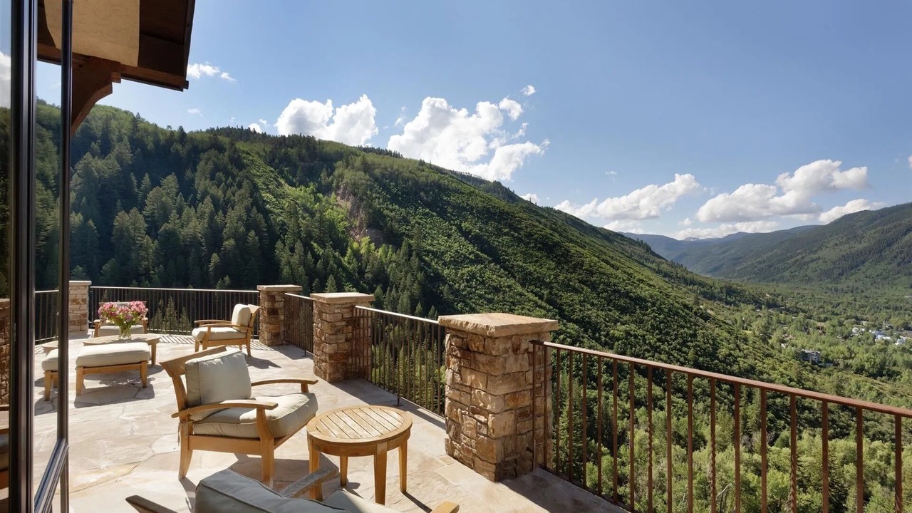 Photo of Outdoor in Red Mountain