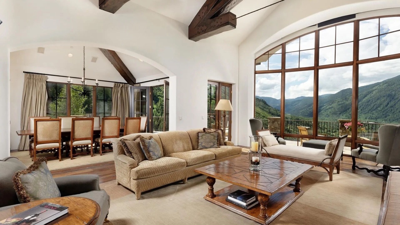Photo of Livingroom in Red Mountain