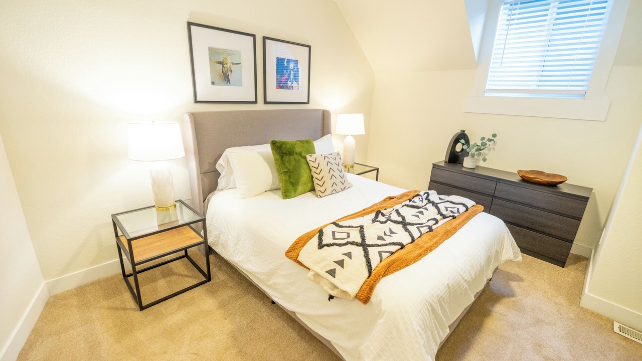 Photo of Bedroom in Five Points