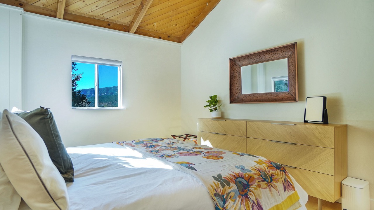 Photo of Bedroom in Hermosa