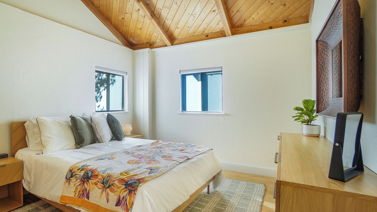 Photo of Bedroom in Hermosa