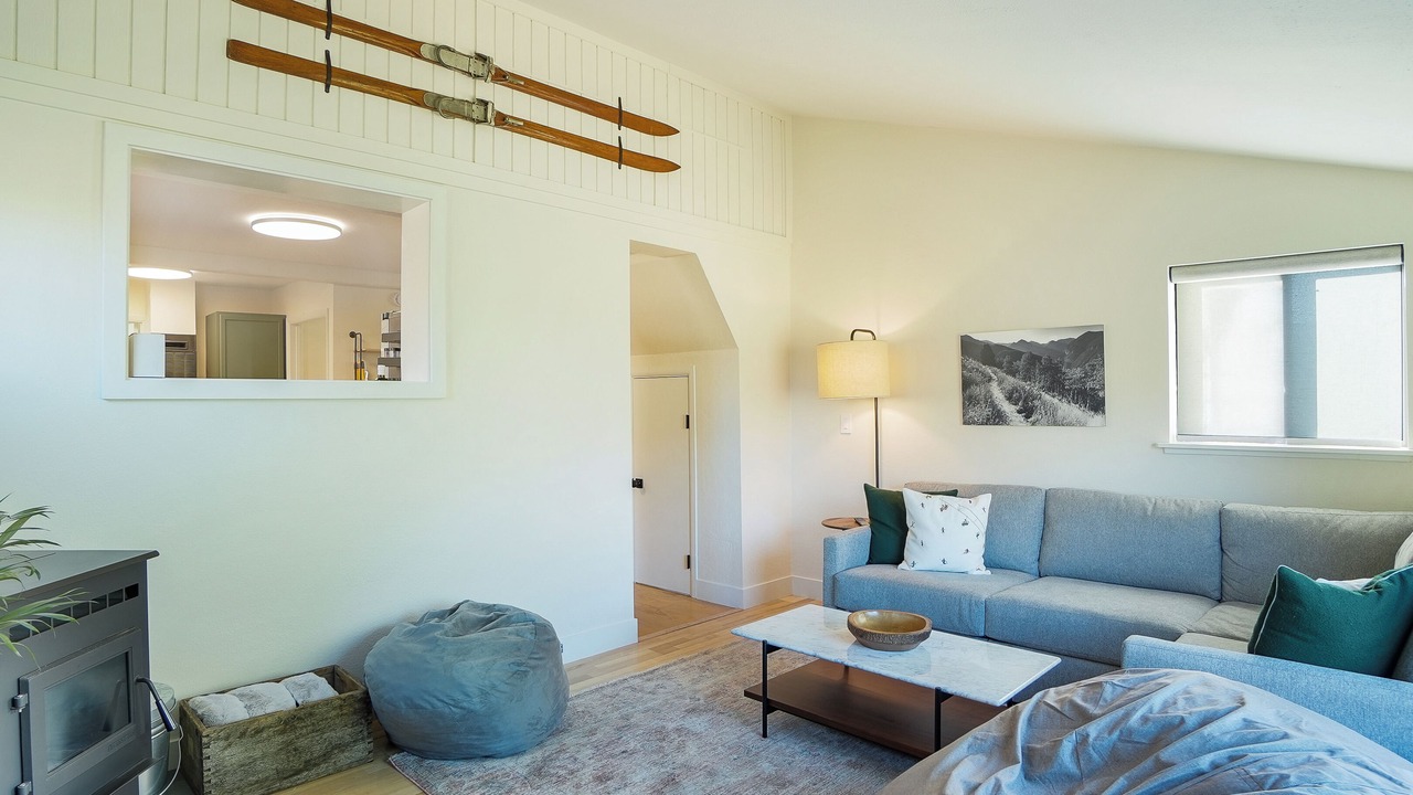 Photo of Livingroom in Hermosa