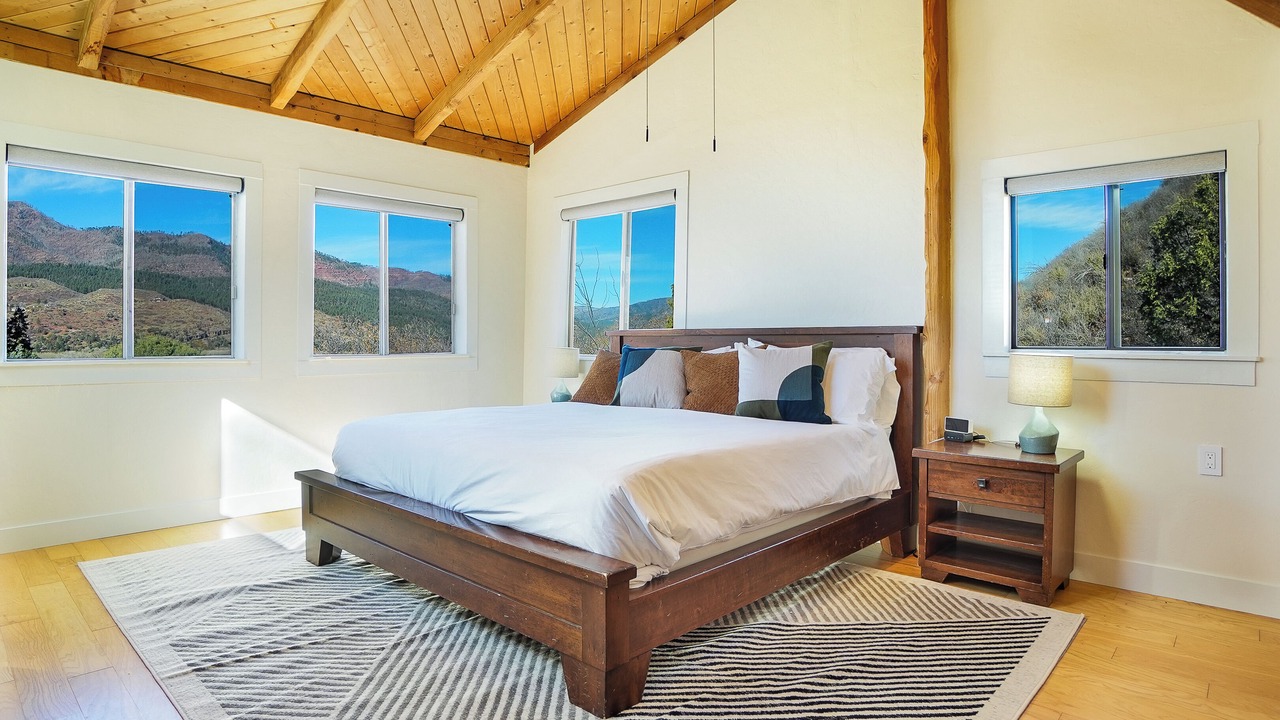 Photo of Bedroom in Hermosa