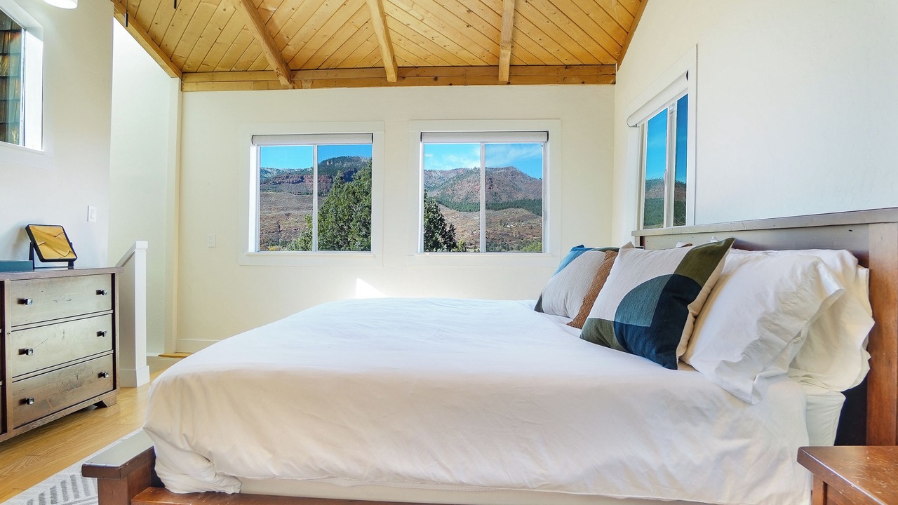 Photo of Bedroom in Hermosa