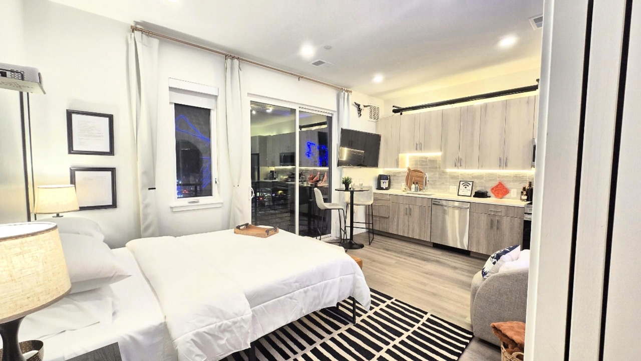 Photo of Bedroom in Lincoln Park