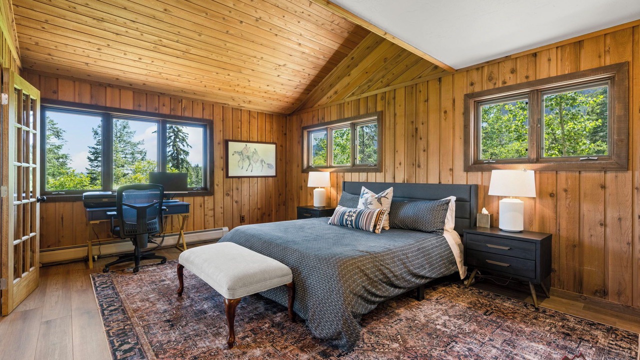 Photo of Bedroom in Los Ranchitos Estates
