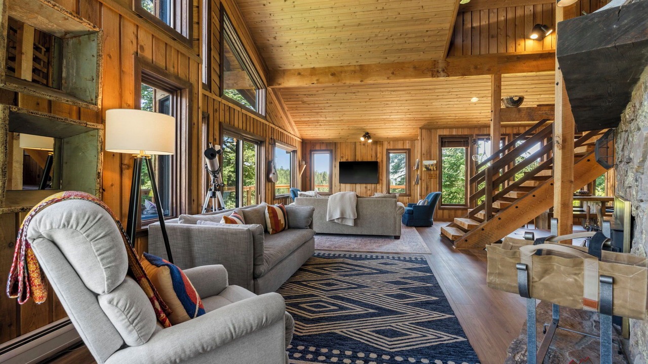 Photo of Livingroom in Los Ranchitos Estates