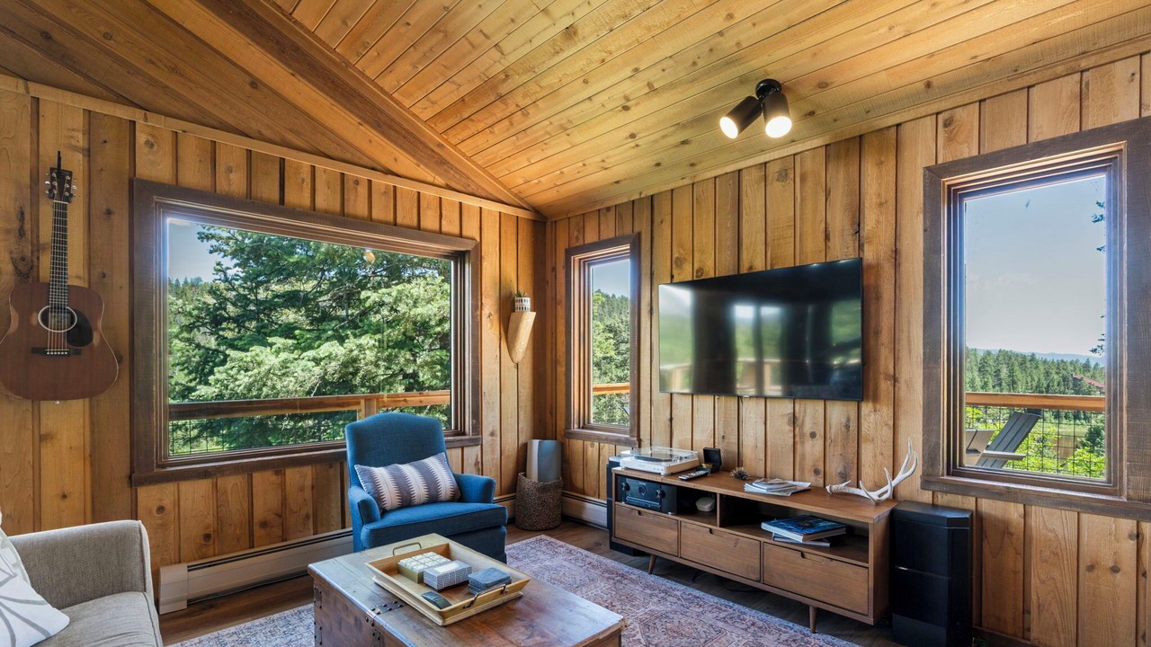 Photo of Livingroom in Los Ranchitos Estates