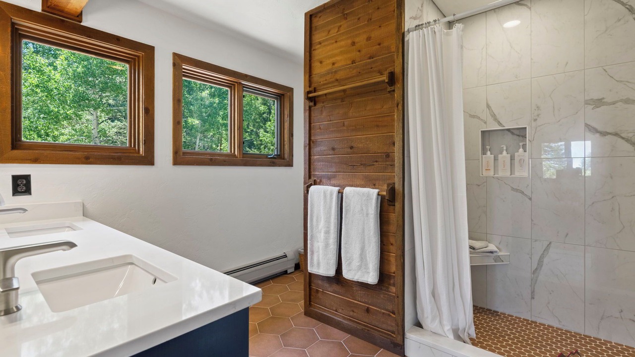 Photo of Bathroom in Los Ranchitos Estates