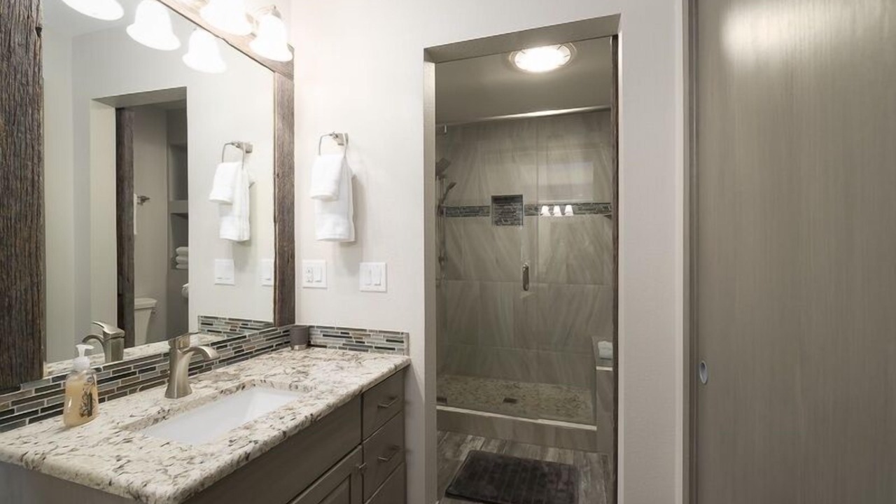 Photo of Bathroom in Corinthian Hills