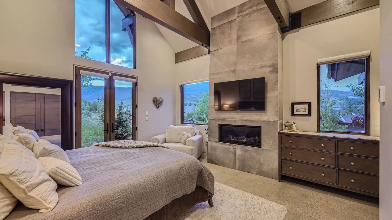 Photo of Bedroom in Three Peaks