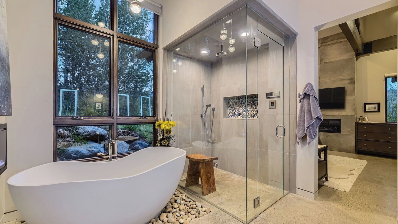 Photo of Bathroom in Three Peaks